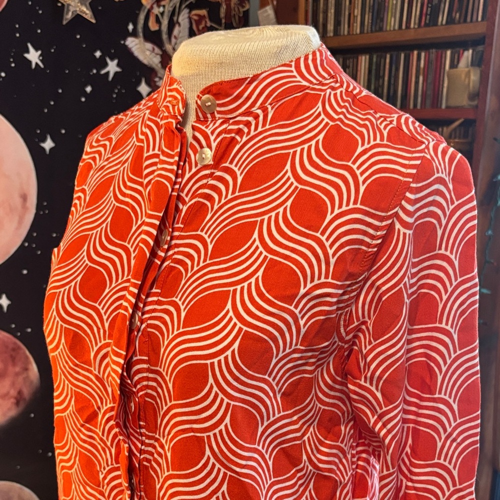Escapada Red and White Wave Blouse